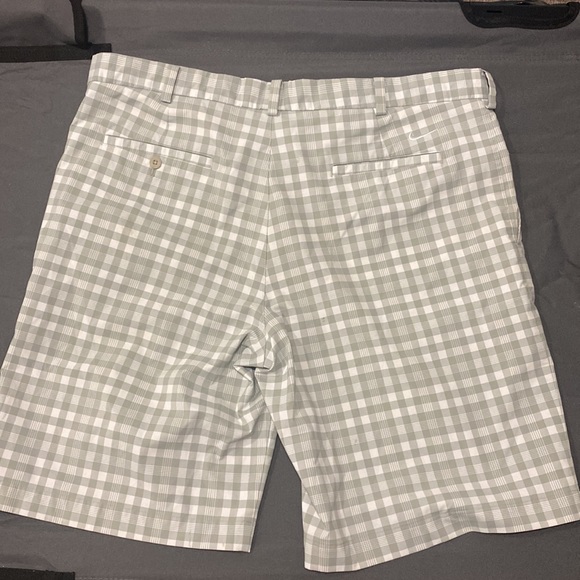 Nike Dri-fit Golf Shorts - Picture 3 of 3